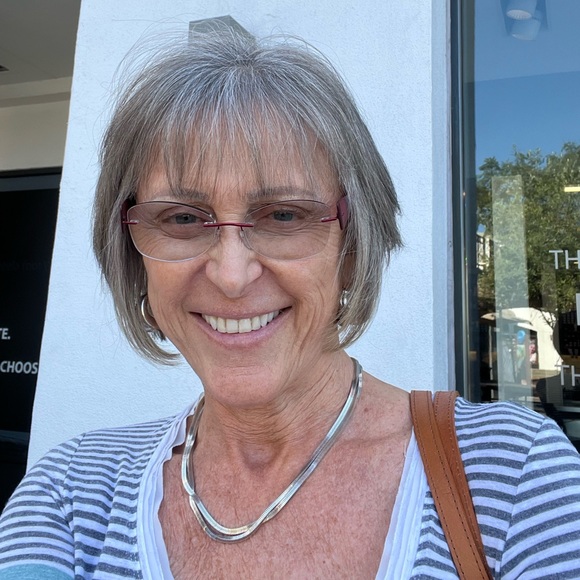 Meet your Posher, Carmen - Picture 1 of 1